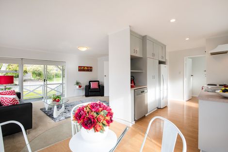 Photo of property in 5 Palm Court Drive, Glen Eden, Auckland, 0602