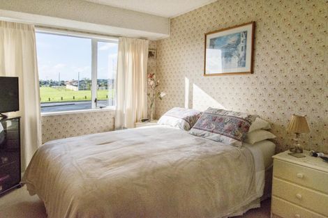 Photo of property in 1/32 Gibbons Road, Weymouth, Auckland, 2103