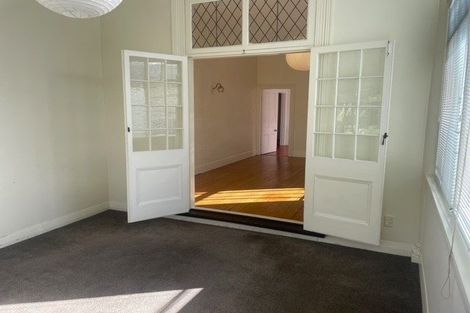 Photo of property in 21 Cambridge Terrace, Devonport, Auckland, 0624