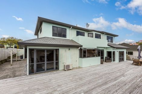 Photo of property in 31 Lanyon Place, Whitby, Porirua, 5024