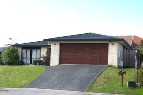 Photo of property in 2 Faldo Drive, Golflands, Auckland, 2013