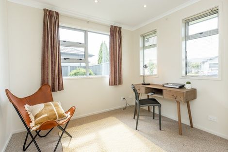 Photo of property in 3 Karoola Place, Havelock North, 4130