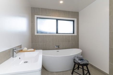 Photo of property in 108a Weraroa Road, Levin, 5510