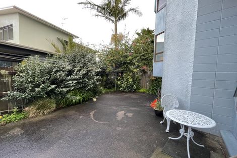 Photo of property in 1/64 Island Bay Road, Beach Haven, Auckland, 0626
