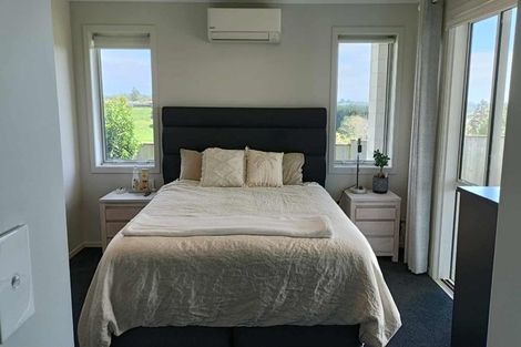 Photo of property in 24 Kahawai Place, Omokoroa, 3114