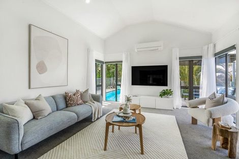 Photo of property in 3 Glucina Avenue, West Harbour, Auckland, 0618