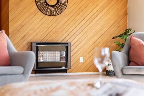 Photo of property in 10 James Cook Drive, Whitby, Porirua, 5024