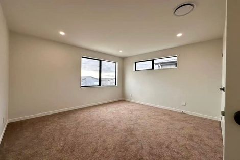 Photo of property in 21 Pohewa Road, Silverdale, 0932