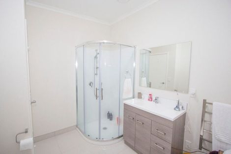 Photo of property in 17 Hakawai Avenue, Takanini, 2112