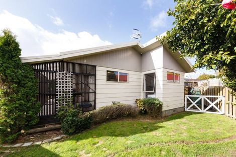 Photo of property in 17b Cecil Place, Cloverlea, Palmerston North, 4412
