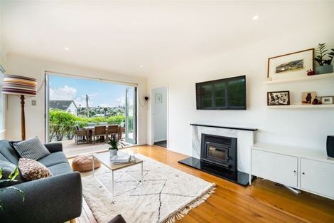 Photo of property in 2 Leander Road, Bayswater, Auckland, 0622