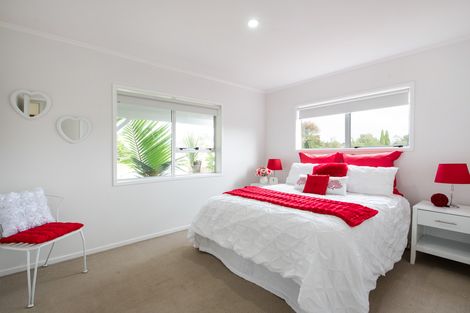Photo of property in 5 Palm Court Drive, Glen Eden, Auckland, 0602