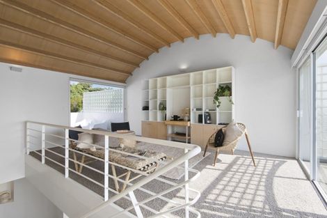 Photo of property in 135 Main Road, Redcliffs, Christchurch, 8081