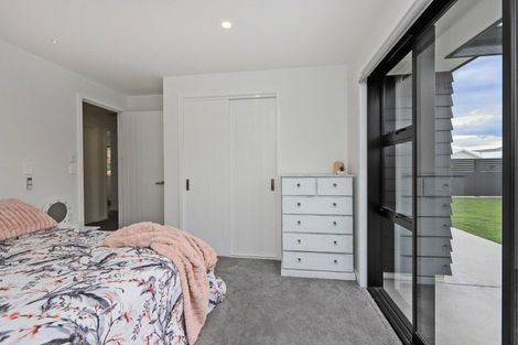 Photo of property in 40 Aspiring Drive, Poraiti, Napier, 4112
