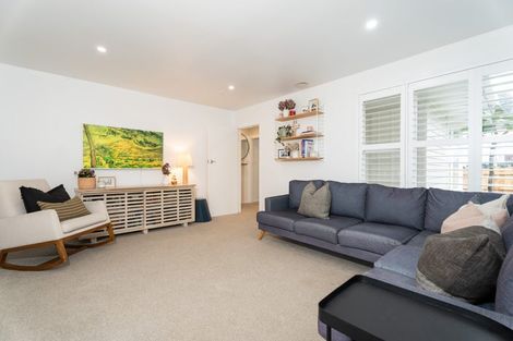 Photo of property in 33 Beazley Avenue, Paparangi, Wellington, 6037