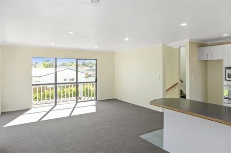 Photo of property in 86a Rosewarne Crescent, Glendene, Auckland, 0602