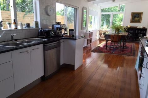 Photo of property in 13 Merchant Avenue, Te Atatu South, Auckland, 0610