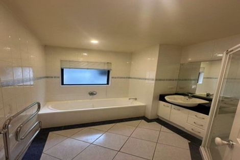 Photo of property in 5 Pigeonwood Lane, Albany, Auckland, 0632
