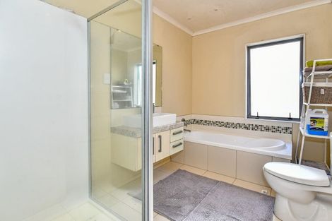 Photo of property in 4 Reins Road, Takanini, 2112