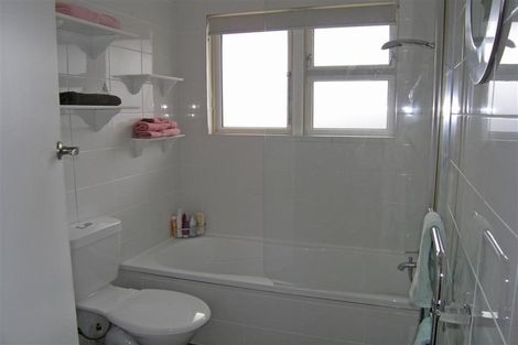 Photo of property in 2/1133 Fergusson Drive, Clouston Park, Upper Hutt, 5018