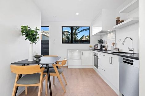 Photo of property in 5/3 Derrett Place, Mangere Bridge, Auckland, 2022