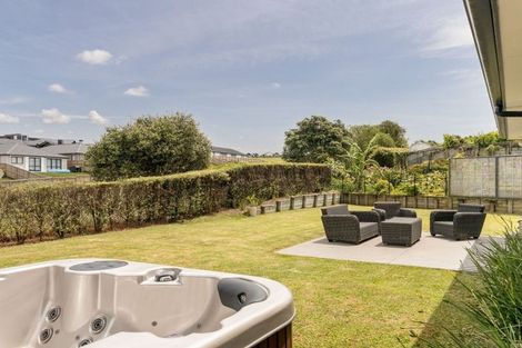 Photo of property in Waterview Estate, 8/4 Greystone Place, Omokoroa, 3114