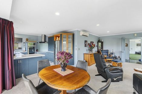 Photo of property in 3 Mahoe Street, Strandon, New Plymouth, 4312