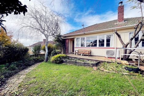 Photo of property in 80 Kiwitea Street, Sandringham, Auckland, 1041