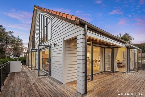 Photo of property in 86a Wiseley Road, West Harbour, Auckland, 0618