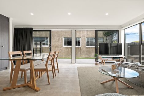 Photo of property in 108 Oxford Street, South Dunedin, Dunedin, 9012