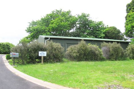 Photo of property in 72 Shaw Road, Oratia, Auckland, 0604