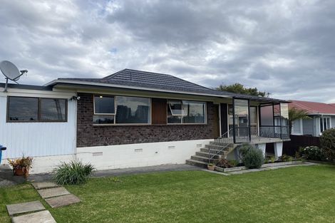 Photo of property in 2/9 Evans Road, Glen Eden, Auckland, 0602