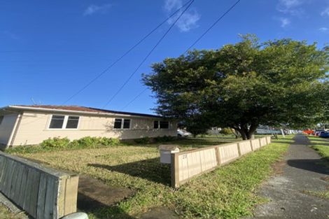 Photo of property in 27 Dale Crescent, Pakuranga, Auckland, 2010