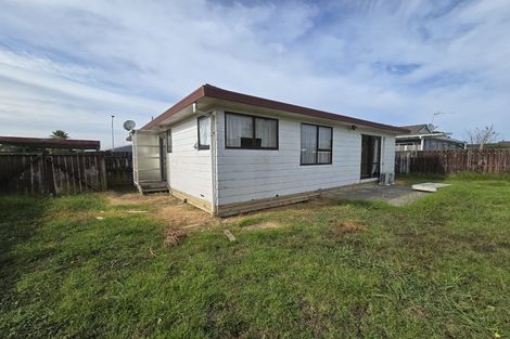 Photo of property in 2/15 Trimdon Street, Randwick Park, Auckland, 2105