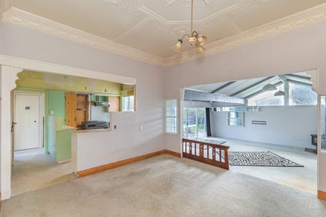 Photo of property in 47 Queenwood Road, Levin, 5510
