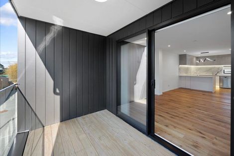 Photo of property in 5a Glendhu Road, Bayview, Auckland, 0629