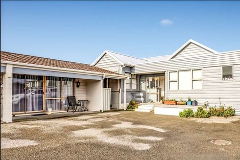 Photo of property in 219 South Road, Hawera, 4610
