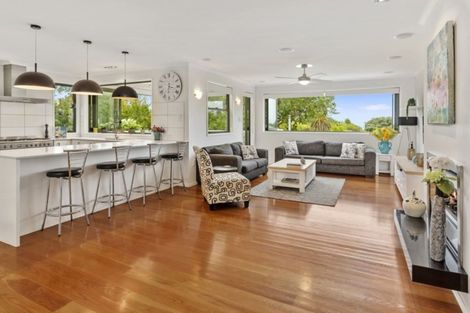 Photo of property in 956 Beach Road, Torbay, Auckland, 0630