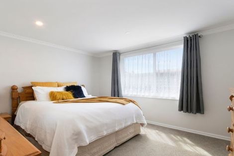 Photo of property in 2/35 Leighton Avenue, Waiwhetu, Lower Hutt, 5010