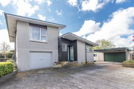 Photo of property in 6 Kowhai Street, Inglewood, 4330