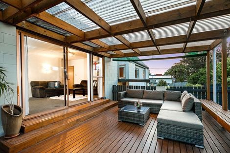 Photo of property in 85 Hobsonville Road, West Harbour, Auckland, 0618