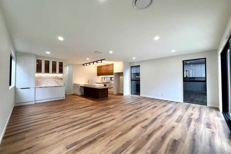 Photo of property in 21 Pohewa Road, Silverdale, 0932