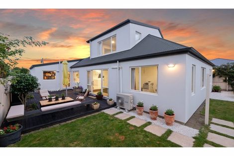 Photo of property in 10 Yeovil Place, St Albans, Christchurch, 8052