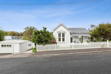 Photo of property in 36 Belt Road, Moturoa, New Plymouth, 4310