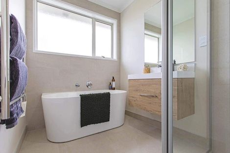 Photo of property in 57 Te Ara Aukati Terrace, Pokeno, 2471