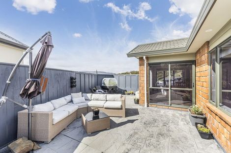 Photo of property in 2 Endeavour Drive, Whitby, Porirua, 5024