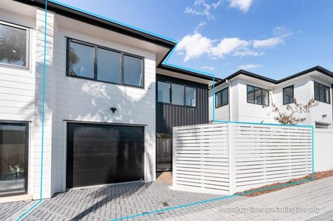 Photo of property in 15b Renata Crescent, Te Atatu Peninsula, Auckland, 0610