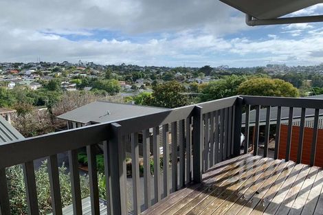 Photo of property in 6/76 Target Road, Totara Vale, Auckland, 0629
