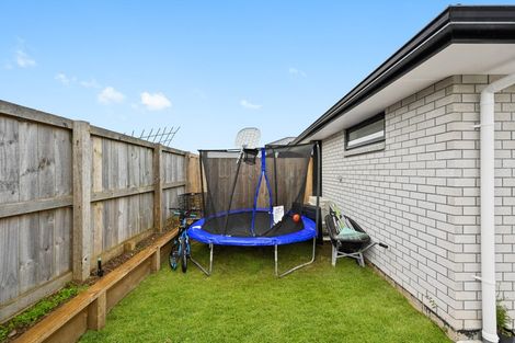 Photo of property in 5/147c Carlisle Road, Northcross, Auckland, 0632