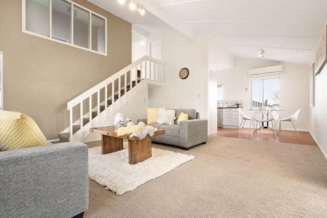 Photo of property in 42a Waimai Avenue, Weymouth, Auckland, 2103